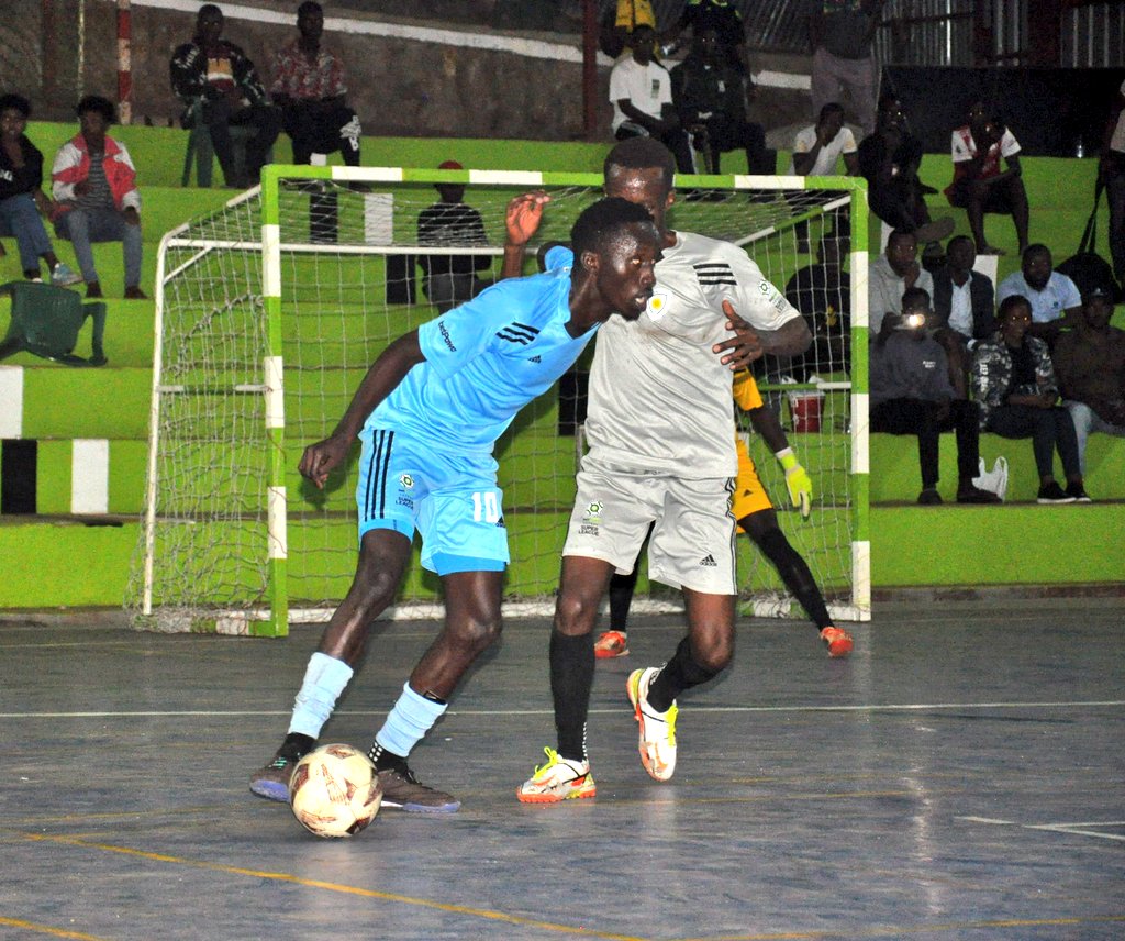 VBugerere's tweet photo. #betPawaXfutsal | #MatchWeek8 | #Game3
FT'
Mengo City 0-7 Futbol Club Luzira
Luzira has been too ruthless tonight!
#LivefromOldKampala | #VoBUpdates | #MENFCL
@betPawaUG @betPawaFSL @Jackshots24 @JjunjuHamzah @FutsalUganda @KisenyiFC https://t.co/8cOubkxiXt
