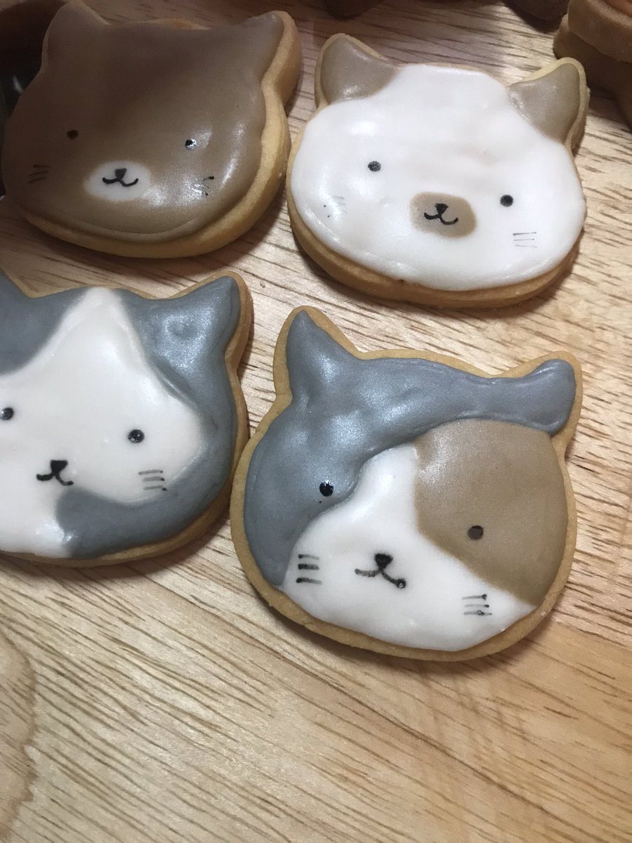 kanomgon's tweet photo. 🍪 ♡ คุกกี้ไอซิ่งหน้าเมี๊ยว ♡ 🍪

มาเปิดรับออเดอร์แล้วงับ !

- 1 ชิ้น 20.
- 1 กล่อง (4 ชิ้น) 75.
- 1 กล่อง (8ชิ้น) 150.
( เส้นผ่านศูนย์กลาง 5.3 )

ค่าส่ง 50. กล่องถัดไป+10

#คุกกี้ #ขายคุกกี้ #ขายขนม #คุกกี้ไอซิ่ง #ขนมโฮมเมด #คุกกี้รอยัลไอซิ่ง #คุกกี้โฮมเมด https://t.co/7hcyHBVfBh