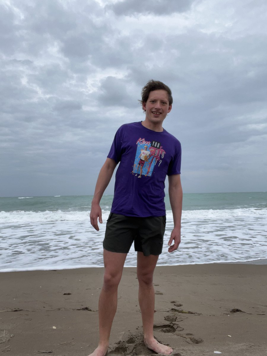 _LogannC_'s tweet photo. This Ken had a great time in Florida ποΈ even though it was a bit windy with a tornado warning πͺοΈ #redhawks #swimming #trainingtrip https://t.co/agqjvhFWDJ