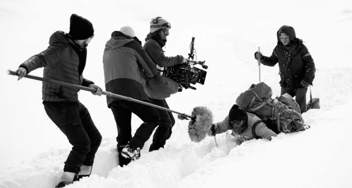 How the main characters in Society of the Snow could end up blending with the environment, an environment devoid of life?
That was one of the goals our cinematographer <a href="/pedroluque/">Pedro Luque</a> set up for himself and the look for the movie. The approach was non other than letting the actors to