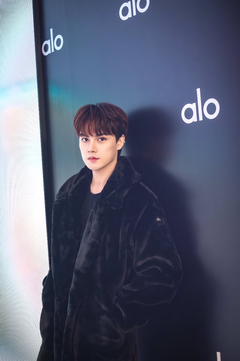 diariobl's tweet photo. Bota +1 na conta do homem!
Anunciado novo BL estrelado por Long Shi Lee e Grain Atthaphun, #GoAloneWithMe.
Acompanha a jornada de um jovem blogueiro viajante e um barista na cidade de Lampang.
#รักระหว่างทาง #welllightup2024 https://t.co/cmtv6sxEij
