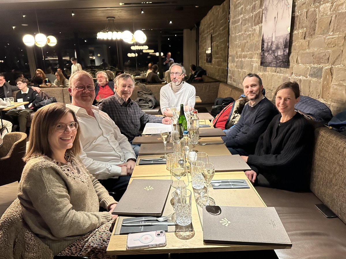 Dîner annuel de notre revue, le jour de la gratitude 
#Merci à notre comité, nos auteurs et notre éditeur <a href="/LarcierGrp/">Larcier</a> !