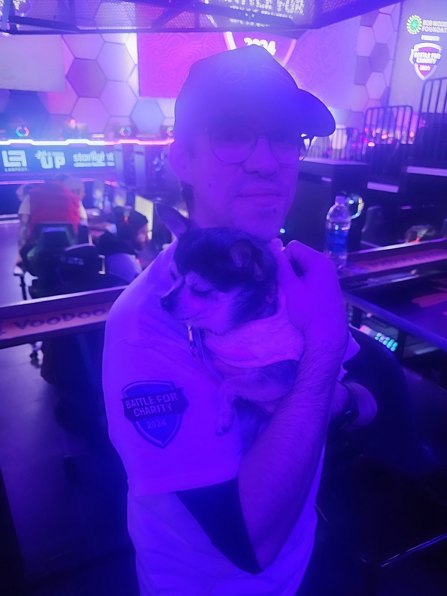 hnbarescue's tweet photo. #rescuedog Bonita is in the house at The Battle for Charity
@VALORANT Tournament by
@LANFESTgames cheering on  #teamharmony 

Getting love from @SparkeeGG and @NattyLightning is pretty cool!!!

Donate to support our #animalrescue at
https://t.co/NFbARwbLj9… https://t.co/6AZalKEOHi