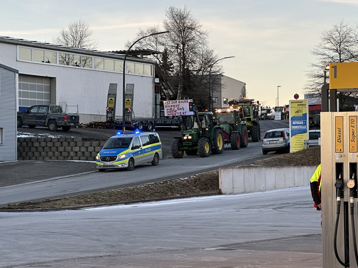 HSKler76's tweet photo. @polizei_nrw_hsk Erneut Danke für Euren Einsatz https://t.co/lydNl52GLt