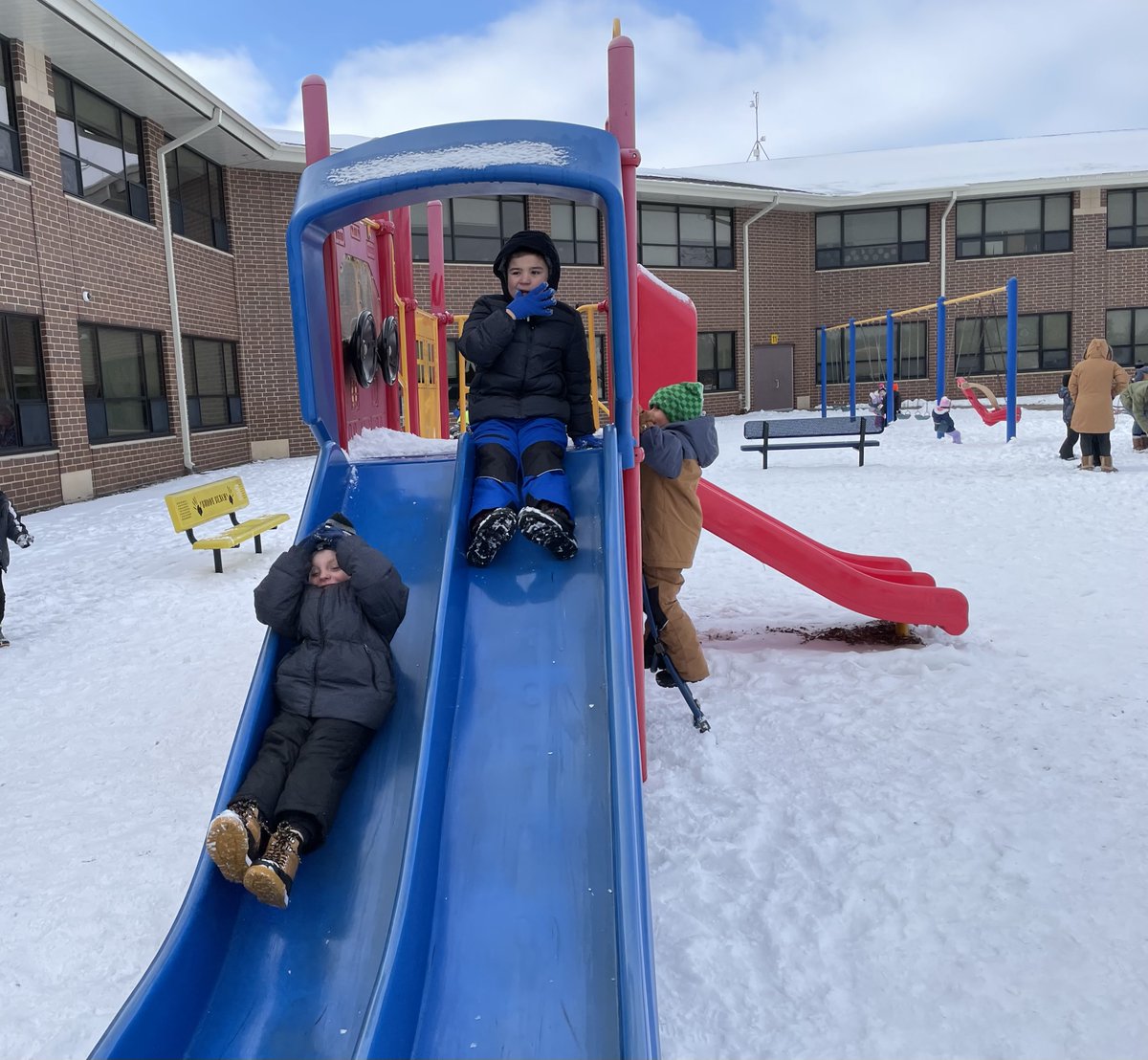 MsMoore50's tweet photo. Snow much fun! #OnlyinLifeSkills #CrosBee #HarvardRising https://t.co/XbZN4l0Z2W