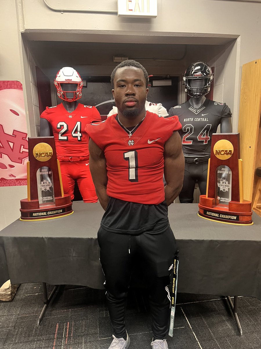 jed2_3adjayi's tweet photo. Had an fantastic visit today with @football_ncc thanks for having me out there @CoachSpence_NCC @CoachStuedemann  loved the energy,philosophy,and warm welcoming here !! @EDGYTIM @mikeclarkpreps @Bryan_Ault @CoachBrownAK @CoachRamEP @PrepRedzoneIL https://t.co/r5SfeHNI0W