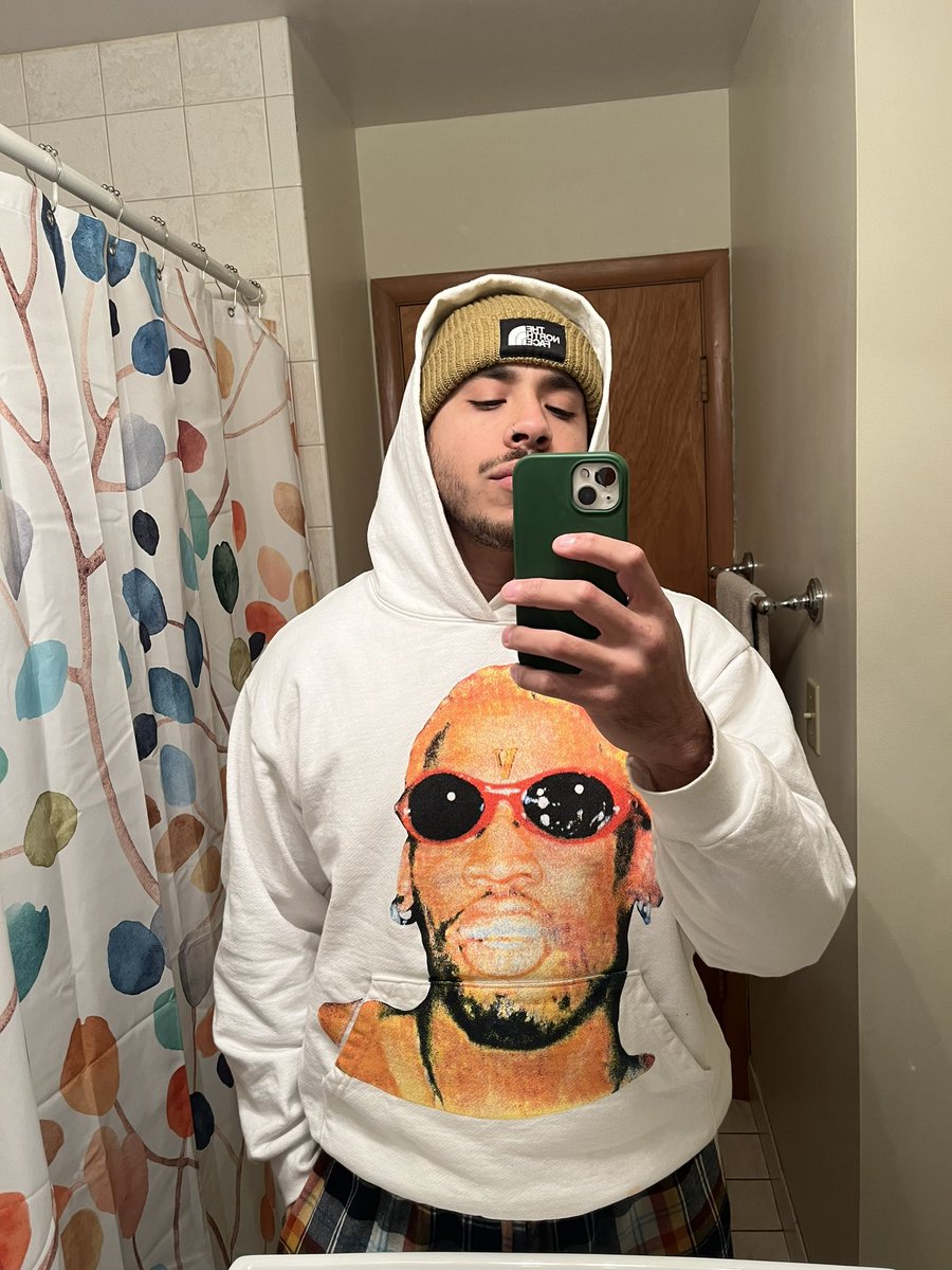 Trey_ToSwavey_'s tweet photo. 👎🏽 https://t.co/gzDDq1F38f