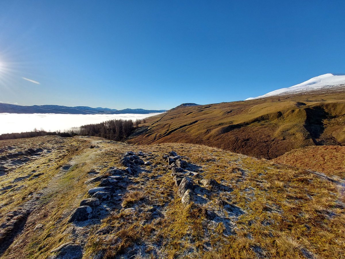 The lower slopes of Meall Greigh have a long history of habitation. Lots of old shielings up to 600m and evidence of use from the Bronze Age. @megportal @N_T_S #shielings #winter #perthshire #scottishhighlands #inversion