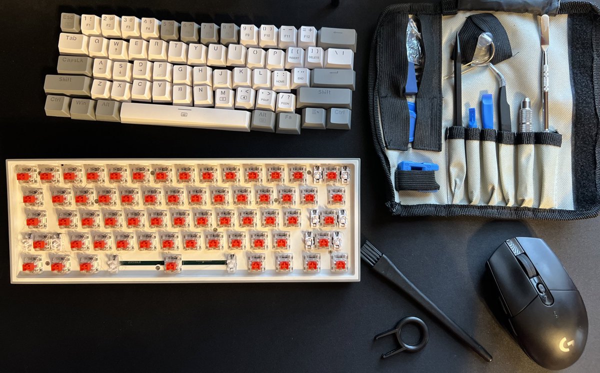 MikeOhlTV's tweet image. Here’s your reminder to clean your #keyboard you #filthyanimals