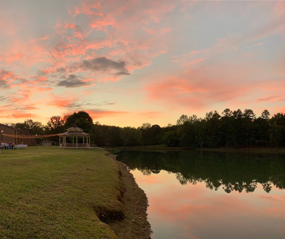 Arkansas4H's tweet photo. Happy National ARKANSAS Day!!

AR 4-H - we are so lucky to live in the #NaturalState &amp; even luckier to have the beautiful @ar4hcenter (where all these stunning landscape shots are from!!)🍀🌳🍁🌄

#AR4H #TheNaturalState #MakeTheBestBetter #Opportunity4All #IHeart4H https://t.co/K5sjfzJU7a