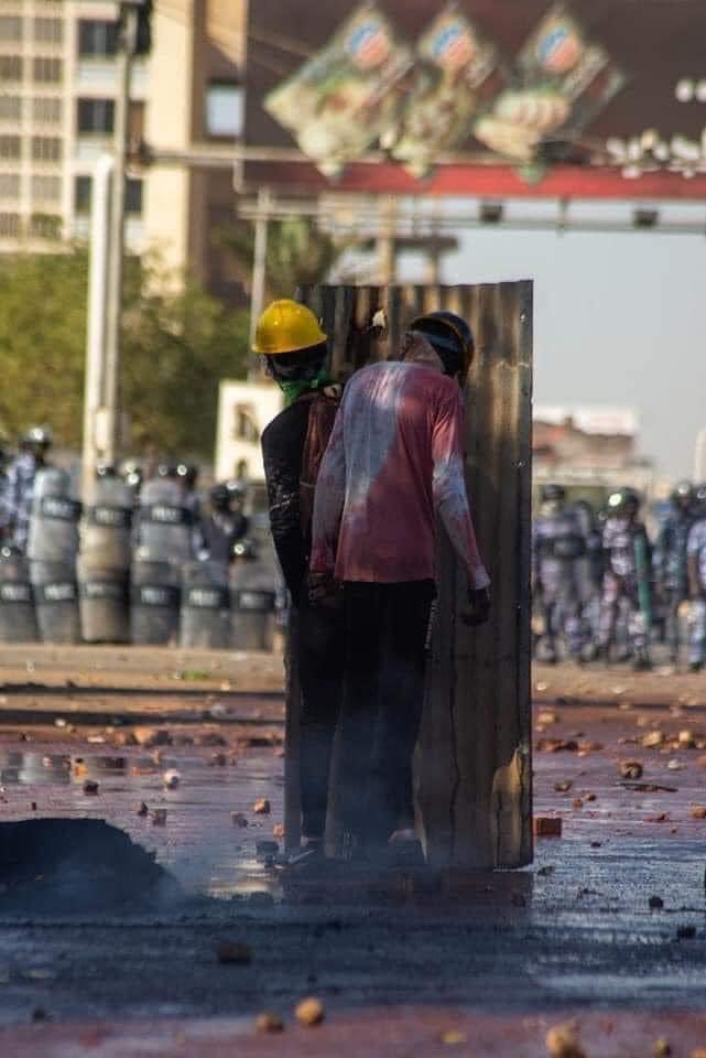 KushiticGyal's tweet photo. Whenever I look at our glorious Revolution picture my heart aches so much it gets hard to breath.

We once dreamt of a unified Democratic Sudan.

And hell did we work for it. The price we paid was so heavy, we lost the best young individuals. 

ابكي يا وطني ابكي

#KeepEyesOnSudan https://t.co/1a0GzaxZqf