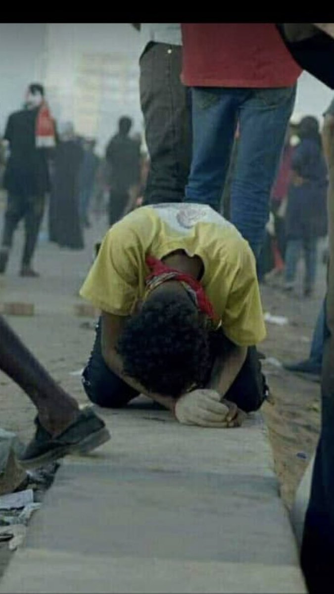 KushiticGyal's tweet photo. Whenever I look at our glorious Revolution picture my heart aches so much it gets hard to breath.

We once dreamt of a unified Democratic Sudan.

And hell did we work for it. The price we paid was so heavy, we lost the best young individuals. 

ابكي يا وطني ابكي

#KeepEyesOnSudan https://t.co/1a0GzaxZqf
