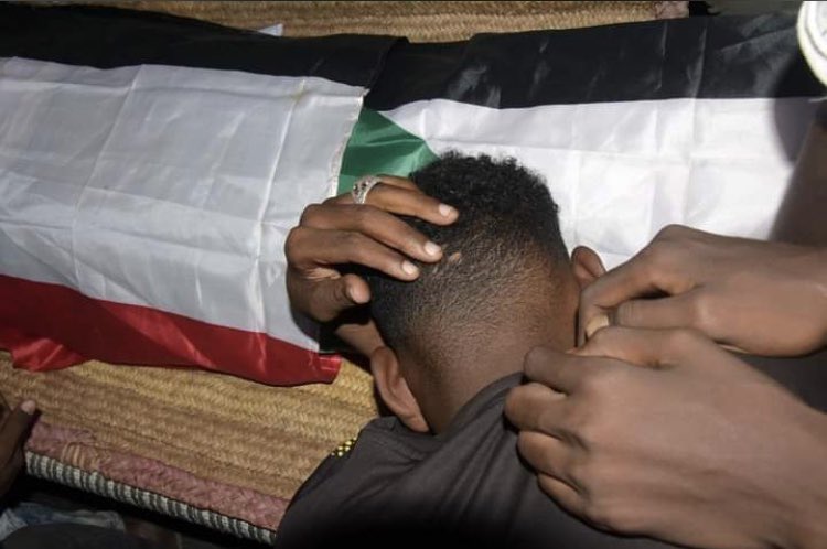 KushiticGyal's tweet photo. Whenever I look at our glorious Revolution picture my heart aches so much it gets hard to breath.

We once dreamt of a unified Democratic Sudan.

And hell did we work for it. The price we paid was so heavy, we lost the best young individuals. 

ابكي يا وطني ابكي

#KeepEyesOnSudan https://t.co/1a0GzaxZqf