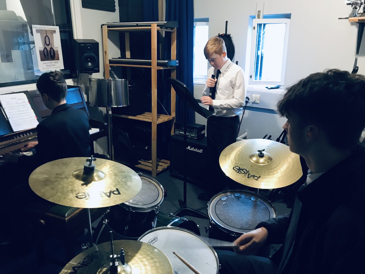 Pop Music offers many students the opportunity to get involved in music making at Wells. This year's got off to a great start with students set the challenge to cover an artist beginning with 'B'! We had some funky Bruno Mars and some excellent Beyonce!