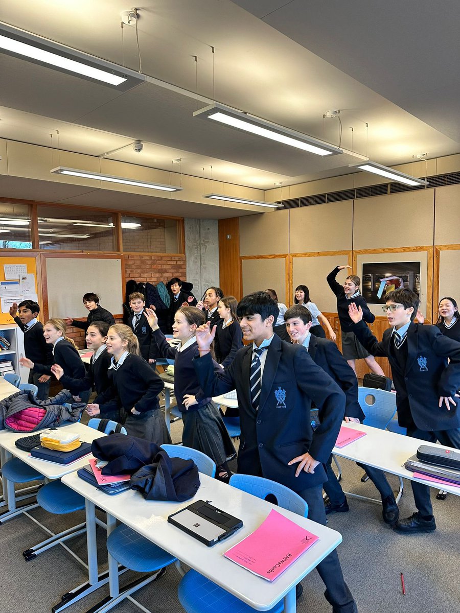Alleyns_MFL's tweet photo. Some #AlleynsYear7 having a great time singing (and dancing!) along with 'Alain le Lait' in their #AlleynsFrench lesson today as part of their carousel of languages #AlleynsMFL  @_JaneLunnon  @AlleynsSchool https://t.co/2De5r8c6Aq