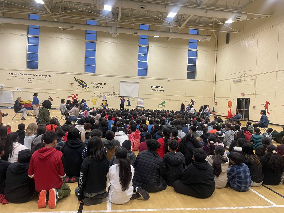 CounselingKirk's tweet photo. We had a great visit from NED’s Mindset Mission this week! We have continued exploring what a growth mindset looks like in action. 2024 is gonna be our year! @thenedshows @DrCSLPadgett @kellymastro @hapevillehawks https://t.co/A5NPEWFc30