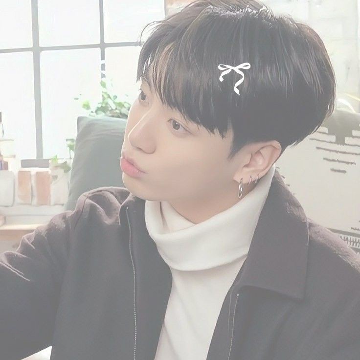ilovesjimss's tweet photo. ♡  ─  Pequeño hilo de icons de jungkook con moñitos. https://t.co/qZF5M5jb6d