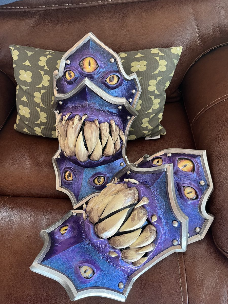 Don’t be a mimic, don’t be a mimic~ Mimic armor WIP! I’m so excited to wear my mimic at #magfest #mimic #dnd #dungeonsanddragons