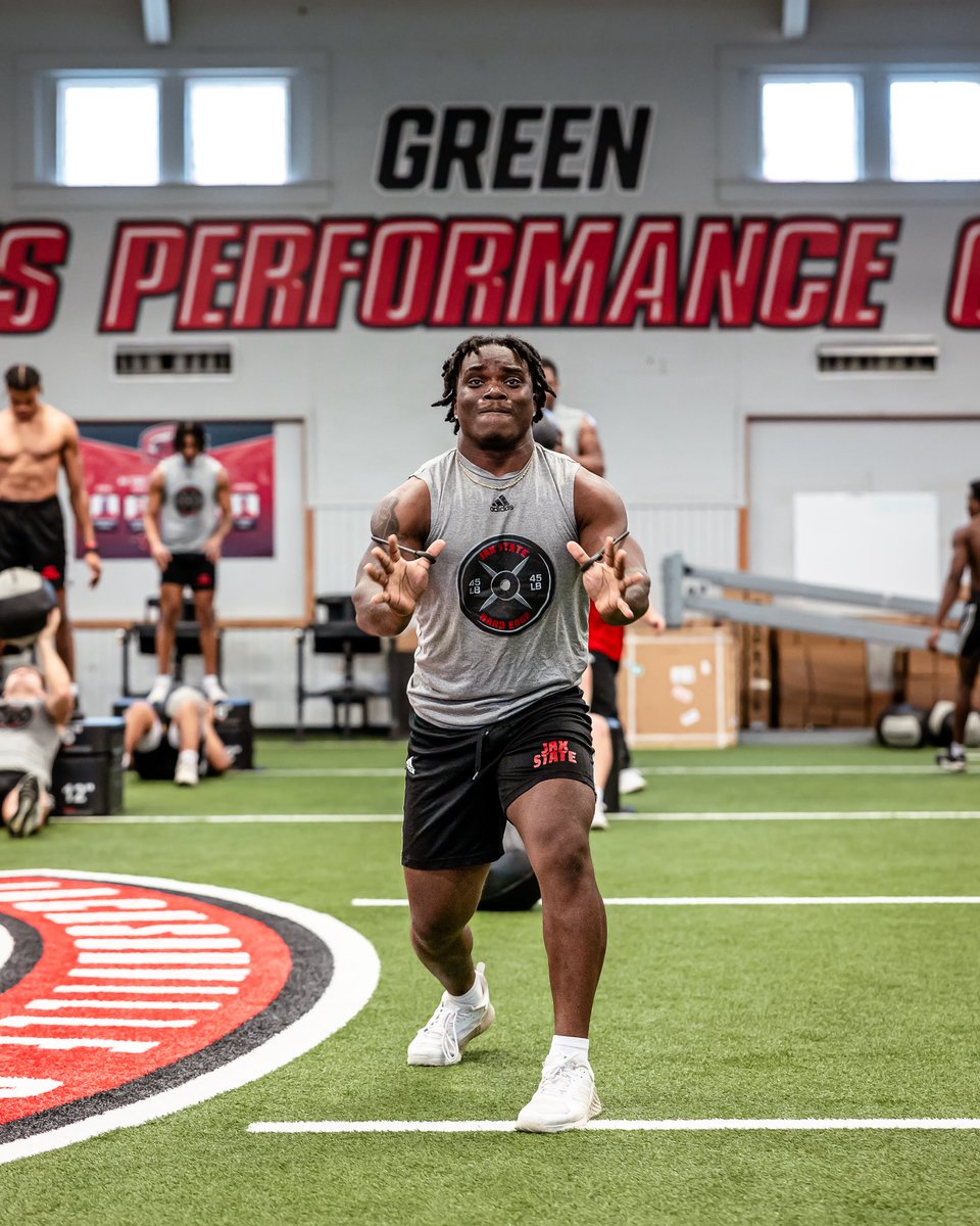 TyWaymon's tweet photo. New Year New Beginnings 💪🏾 https://t.co/UXixrWZRmU
