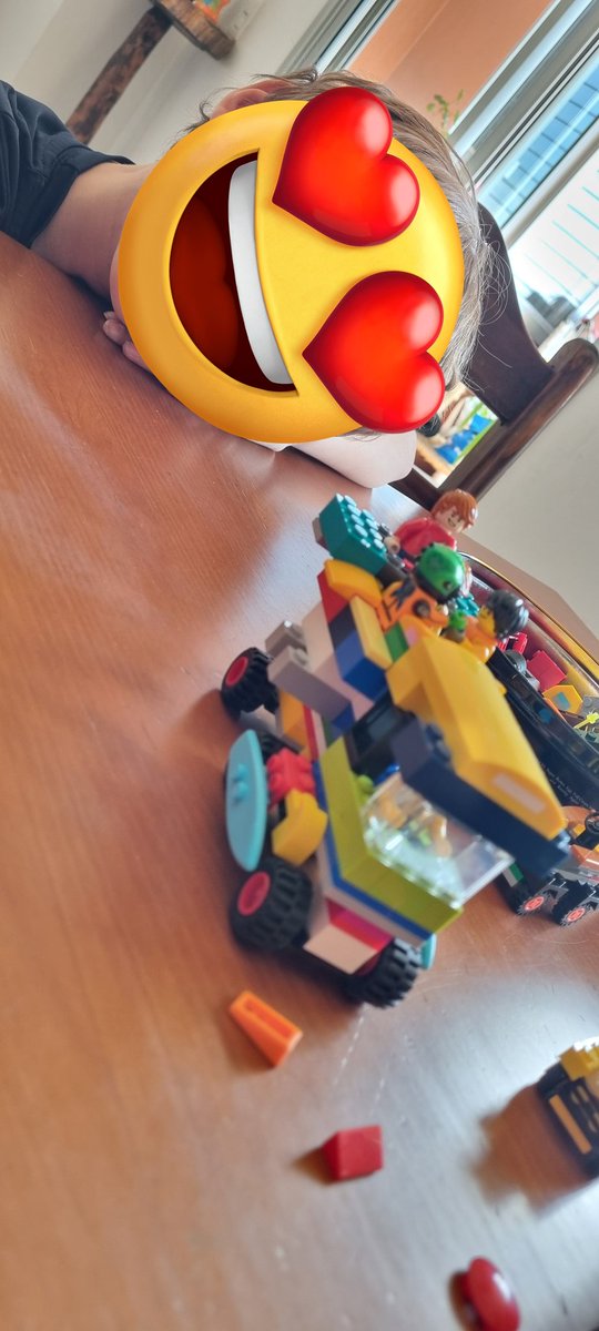 AndresStein05's tweet photo. Thank you @LEGO_Group , this is the beginning of a love story between a kid and endless creations. #creativity #invention #childrenplay #freeplay https://t.co/NXwCBj6lha