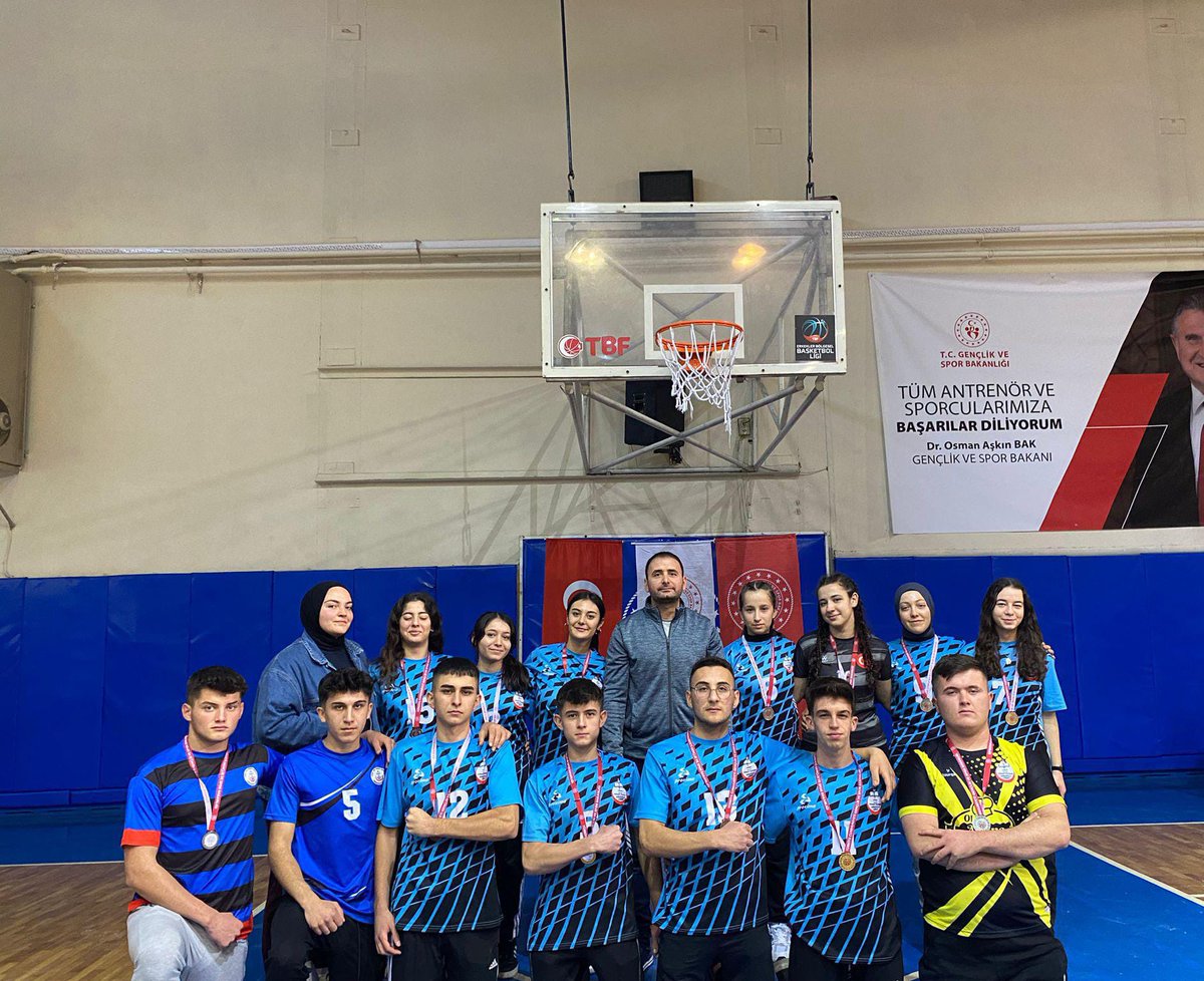 prof_dr_tyal's tweet photo. BÜKÜLEMEYEN BİLEKLER MADALYAYA DOYMADI 
 2023-2024 Isparta okul sporları bilek güreşi gençler A kategorisi müsabakalarında öğrencilerimiz  madalyaları sildi süpürdü.

@tcmeb @Yusuf__Tekin @ispartamem @ErhanBaydur1 @EgirdirMEM @necdeterol112 https://t.co/9JtLn31RST