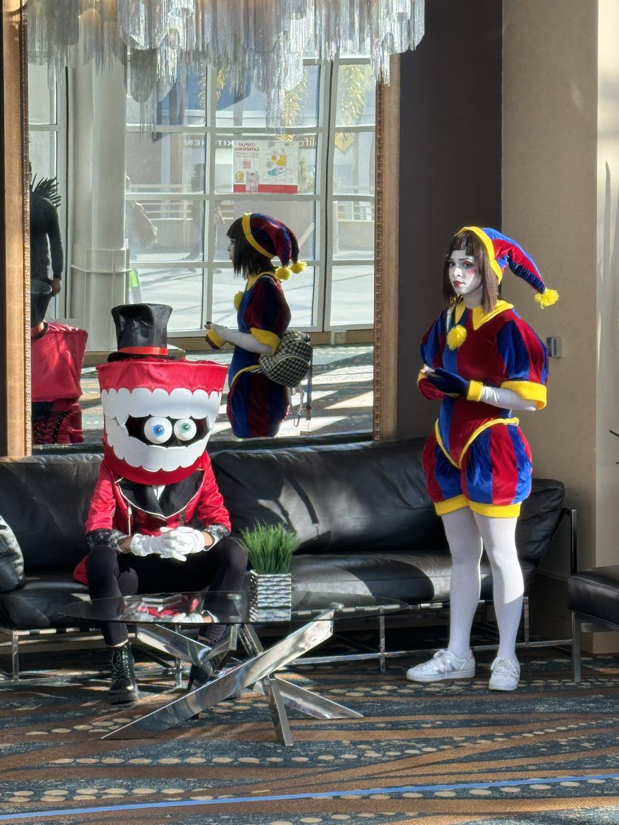 Fizzory's tweet photo. #AnimeLosAngeles was eventful 🤞

#DigitalCircus #Cosplay #TheAmazingDigitalCircus https://t.co/7F2roqW5ir