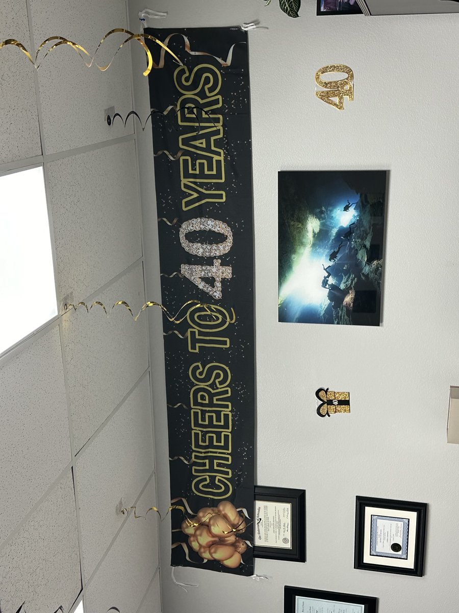 Join us in wishing our very own boss, Jared Jennings, a very happy  birthday! Jared has been an invaluable mentor &amp; is an amazing leader. Today we raise a glass to celebrate his special day &amp; thank him for all his hard work. Happy birthday Jared! 🎂🎉🎊

#happybirthday #lawfirm