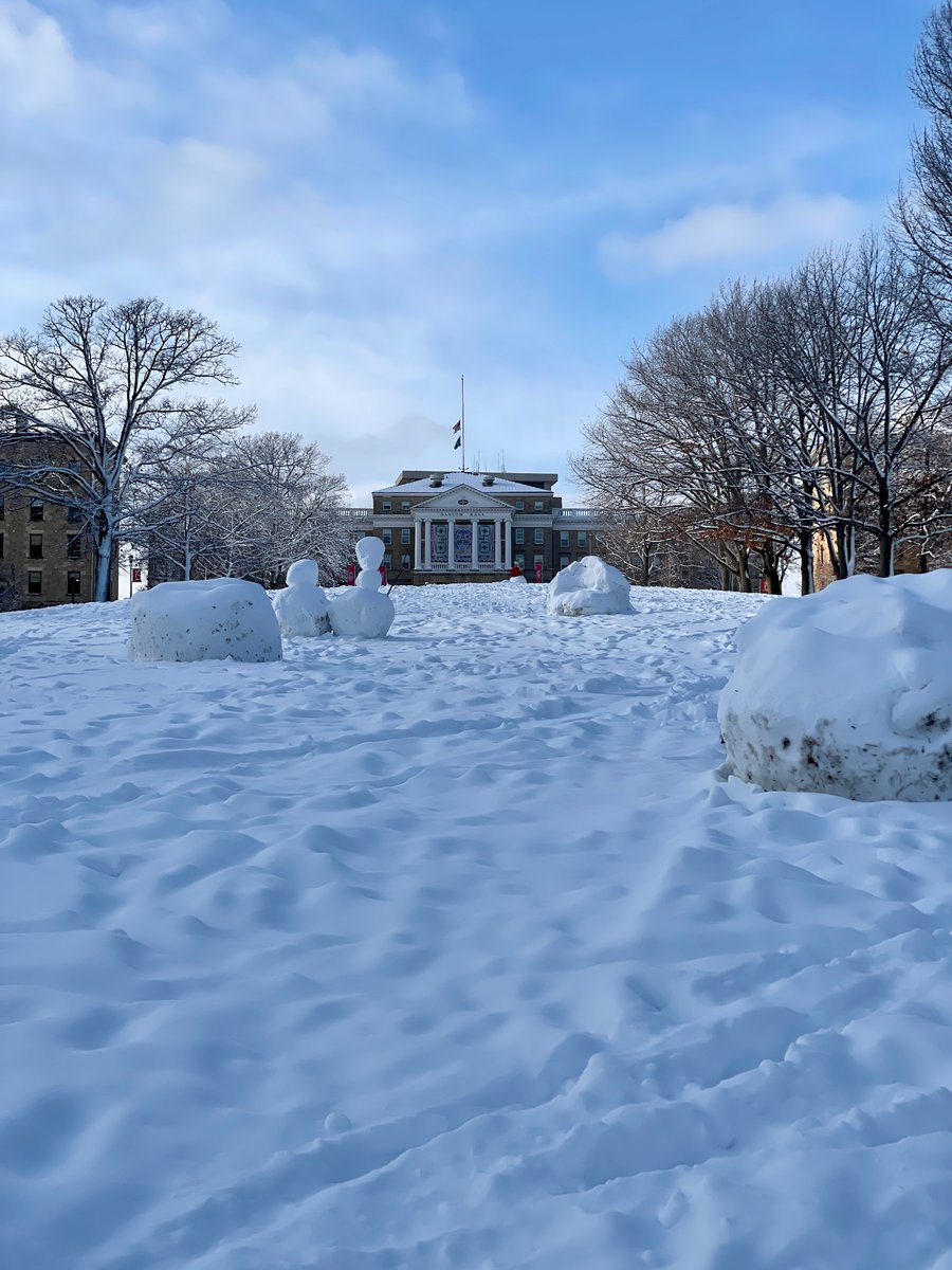 loganreigstad's tweet photo. The @UWMadison campus is showing off today — I’d like to think it’s because it’s my one-month anniversary working for my alma mater ❤️ #wiwx #uwmadison #uwwinter https://t.co/kFth5LXWBt