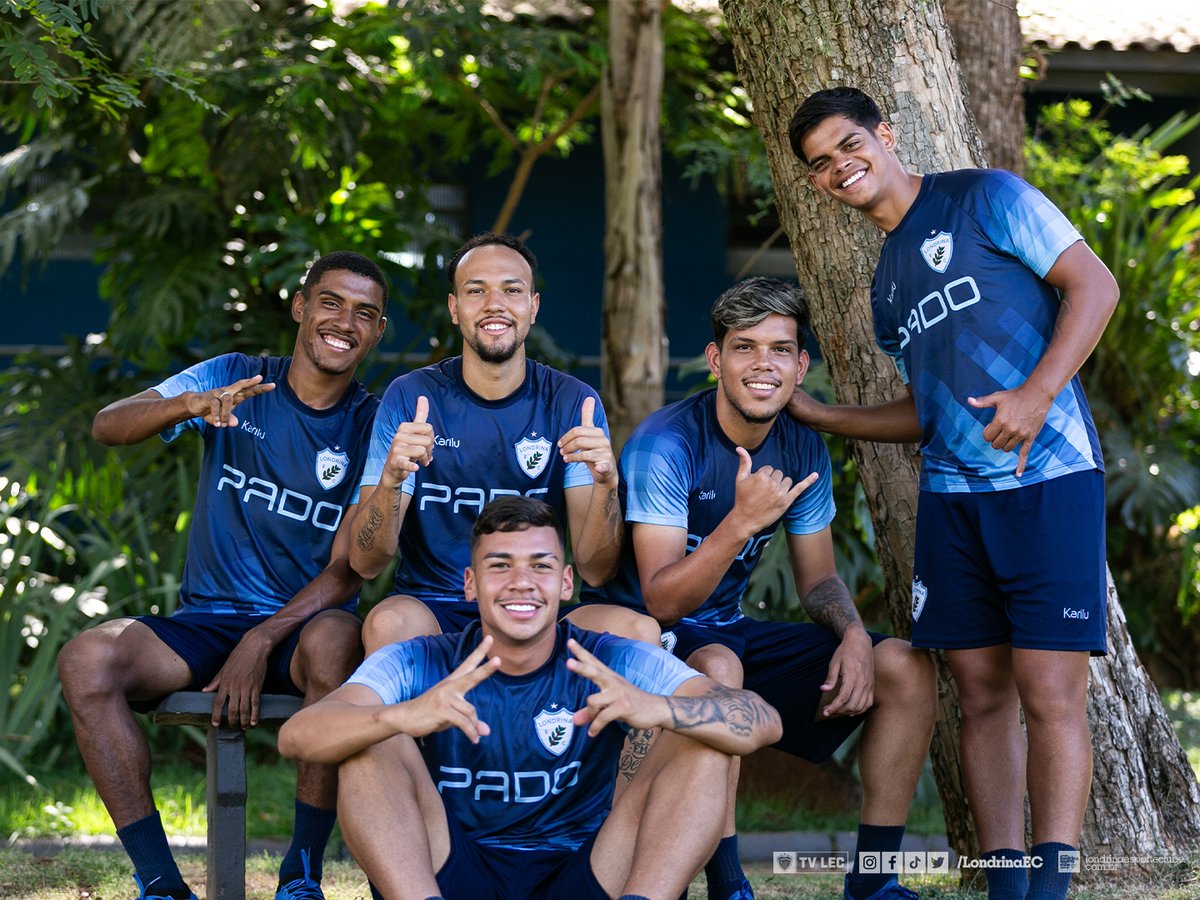 LondrinaEC's tweet photo. 👍✌️🤙 Alegria! Em mais um início de treino, os #CriasdaBase estão prontos e confiantes para mais um dia de trabalho! 

#VamosPraCimaTubarão #LondrinaEC #LEC #Paranaense2024 https://t.co/RfOfdJxEQP