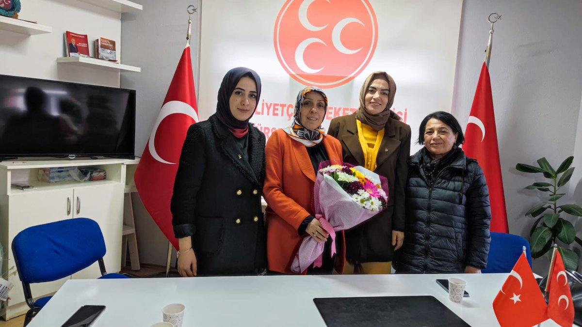 akkadinbursa's tweet photo. Başkan Yardımcımız Ümmü Gülsüm Polat ve Gürsu İlçe Kadın Kolları Başkanımız Zehra Aslan Milliyetçi Hareket Partisi Gürsu İlçe Kadın Kolları Başkanı Ayşe Ermiş ve yeni Yönetim Kuruluna hayırlı olsun ziyareti gerçekleştirdiler. https://t.co/u60pS0C0OJ
