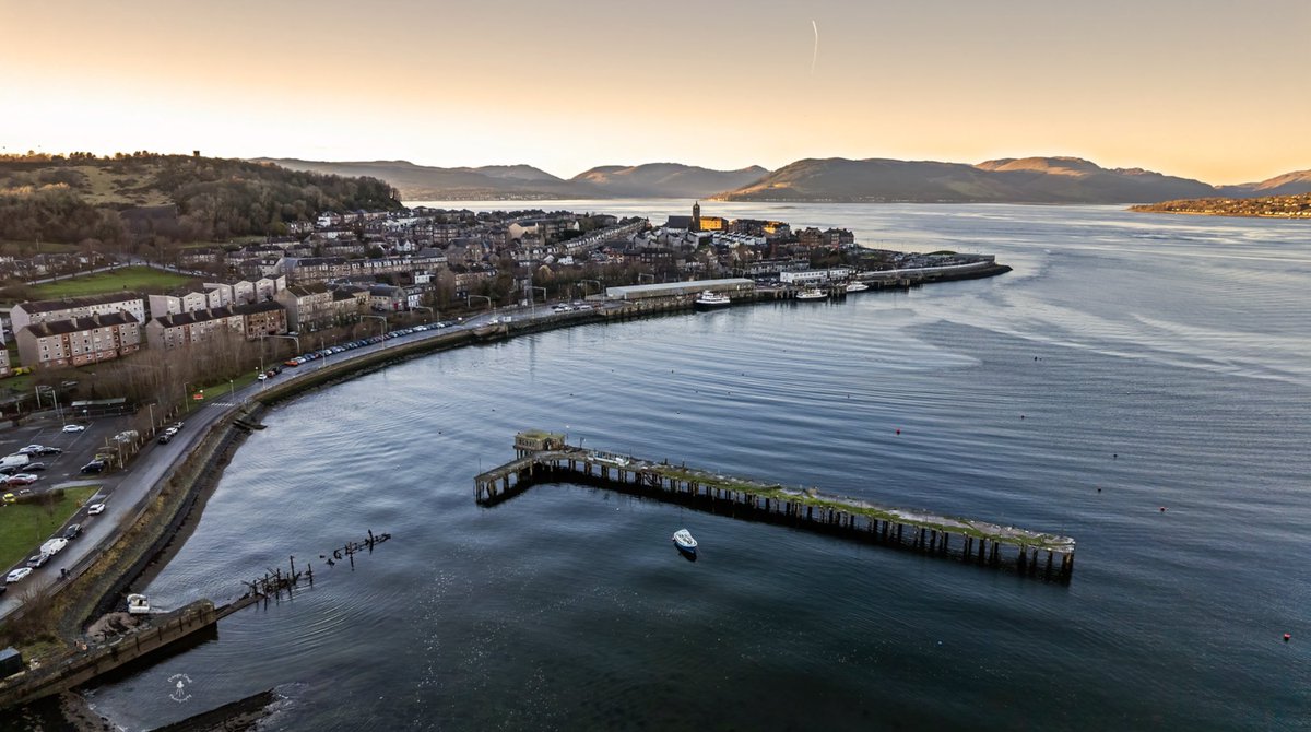 1/2 - Few from a chilly late afternoon.

#inverclyde #gourock #lylehill #scenery #cardwellbay