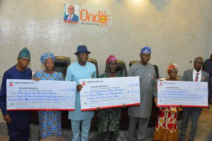 YemieFash's tweet photo. Today, Ondo State Governor, Hon. @LuckyAiyedatiwa flagged off the disbursement of N1.2 billion as a special intervention fund to clear gratuity arrears of state pensioners. Retirees from 2014 in Ondo State have begun to receive full payment of their gratuity, with efforts being made to commence payment for those who retired in 2015 and subsequent years.