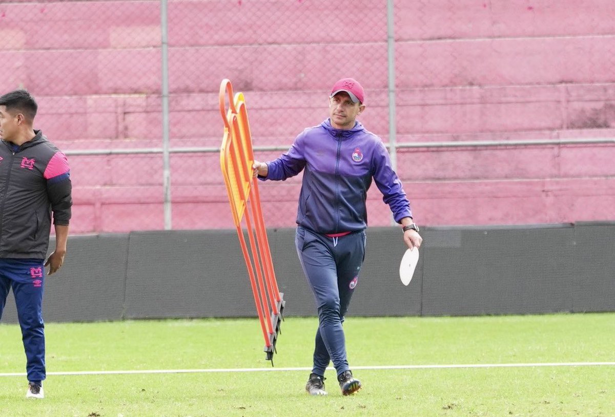 “Tenemos una hinchada que nos exige muchísimo. Sabemos que estando en equipos grandes la exigencia es mayor y nosotros estamos tranquilos entendiendo que gracias a ellos cada día seremos mejores indicó Sebastían Bini.