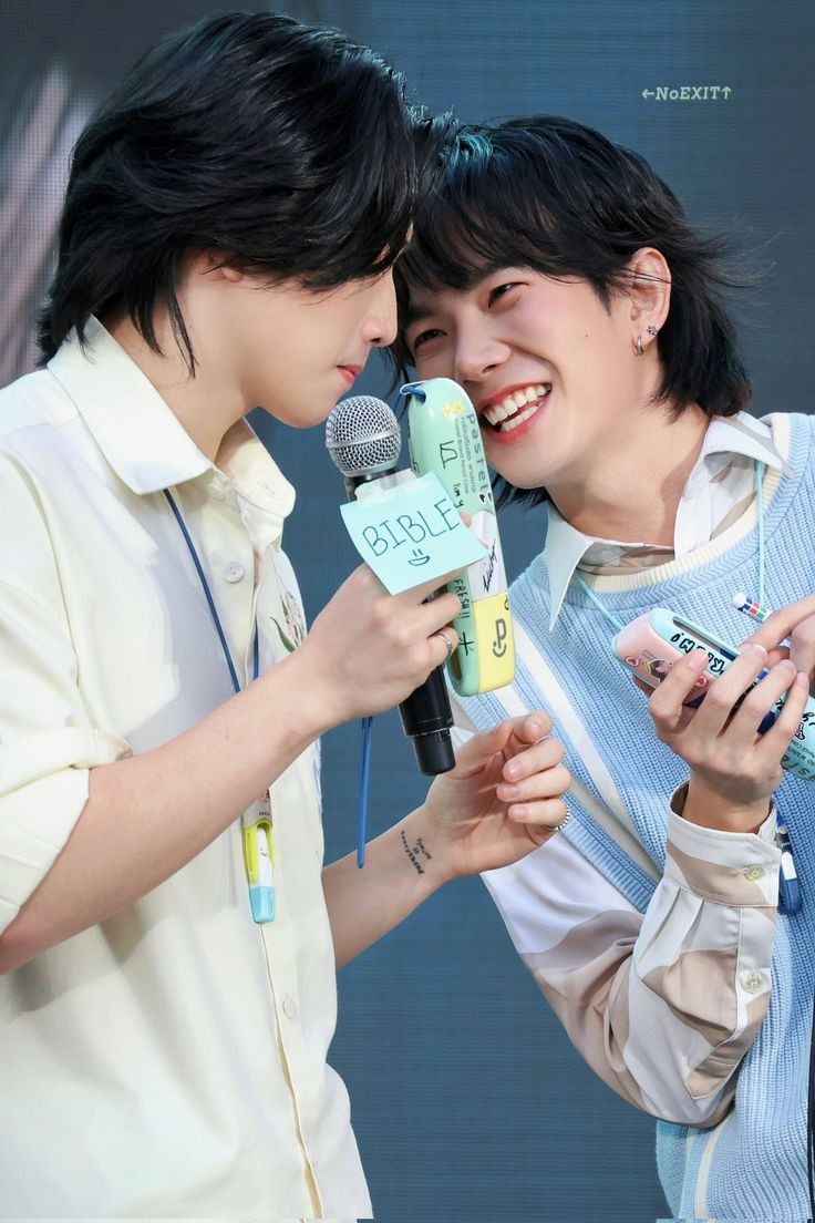 BibleBuildLatam's tweet image. 📣 Let's vote for #BibleBuild as "2024 TOP BEAUTIFUL FACE IN ASIA PACIFIC" Please RT to spread to more fans and raise the level of both of them. 🖤💙

🖇️jamplanet.net/?sid=b2h5aa3a

#BibleBuild #BibleWichapas #BuildJakapan #ฟองอากาศของไบเบิ้ลบิว