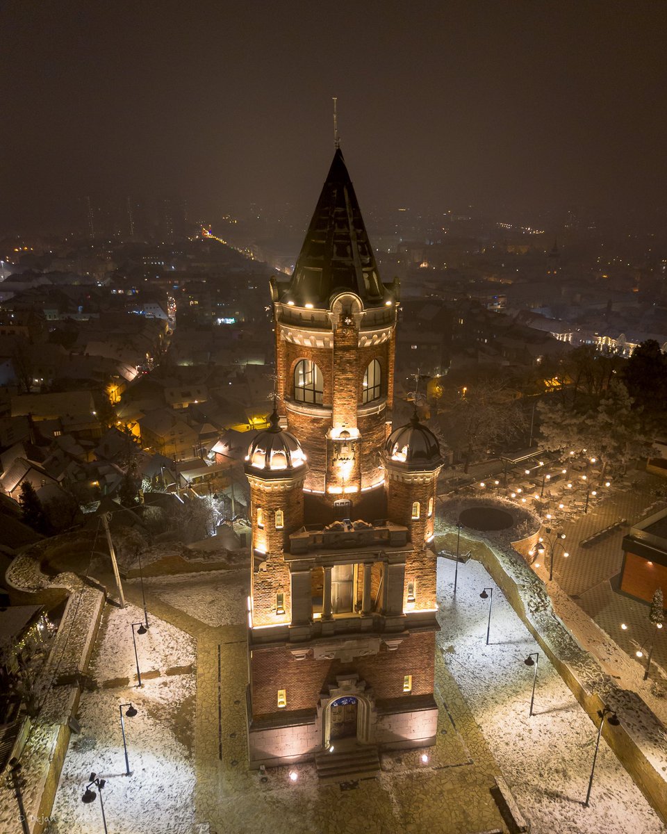 DejanKovacic79's tweet photo. Nisam @VannKenobi ali mogu da vam pogledam sa visine
#Zemun https://t.co/nn6PzAdwMf