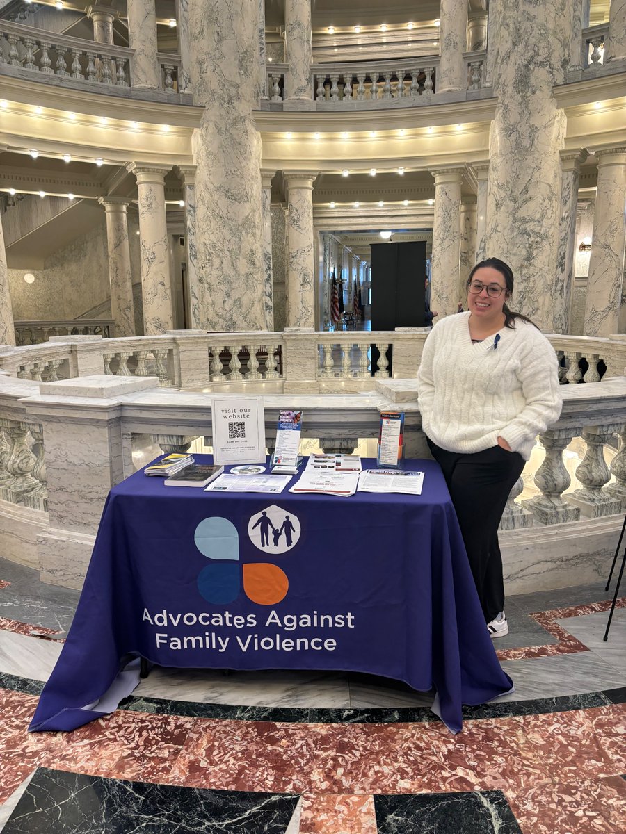 AAFVHope's tweet photo. Outreach at the capitol with information on victim resources for Idaho and national trafficking awareness day.
We are speaking to legislators about our resources at AAFV and providing insight into the intersections of DV and human trafficking. #aafv https://t.co/odT0vvfaaV