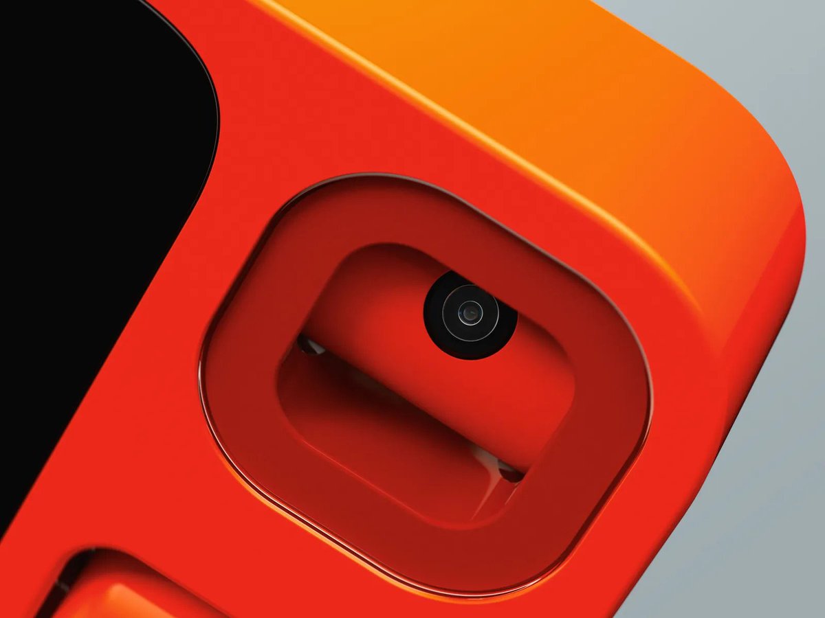 technoguy545's tweet image. The R1 is up for preorder at $199, with shipments expected to commence in March.
#Rabbit #RabbitR1 #AI #Smartphone