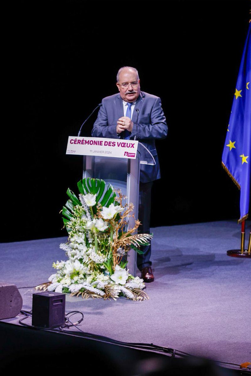 Douaisis_Agglo's tweet photo. #Voeux | Cérémonie des vœux de Douaisis Agglo. @christianpoiret a présenté ses vœux aux élus, aux équipes de l'Agglo, aux monde associatif, aux chefs d'entreprises, aux financeurs. En 2024, c'est ensemble que nous continuerons à faire rayonner le #Douaisis https://t.co/wMpUVHNf9O