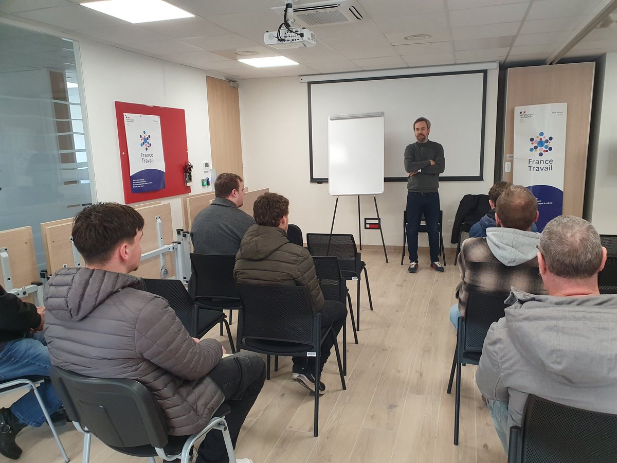 #AvecFranceTravail #gravelines : ce jour, recrutement de futurs ouvriers paysagistes pour la société TERENVI. Une POE sera mise en place pour les candidats retenus. #tousmobilises dans tous les secteurs d'activité 🌱
@LafayeLaure <a href="/SebVanacker/">Sébastien VANACKER</a>