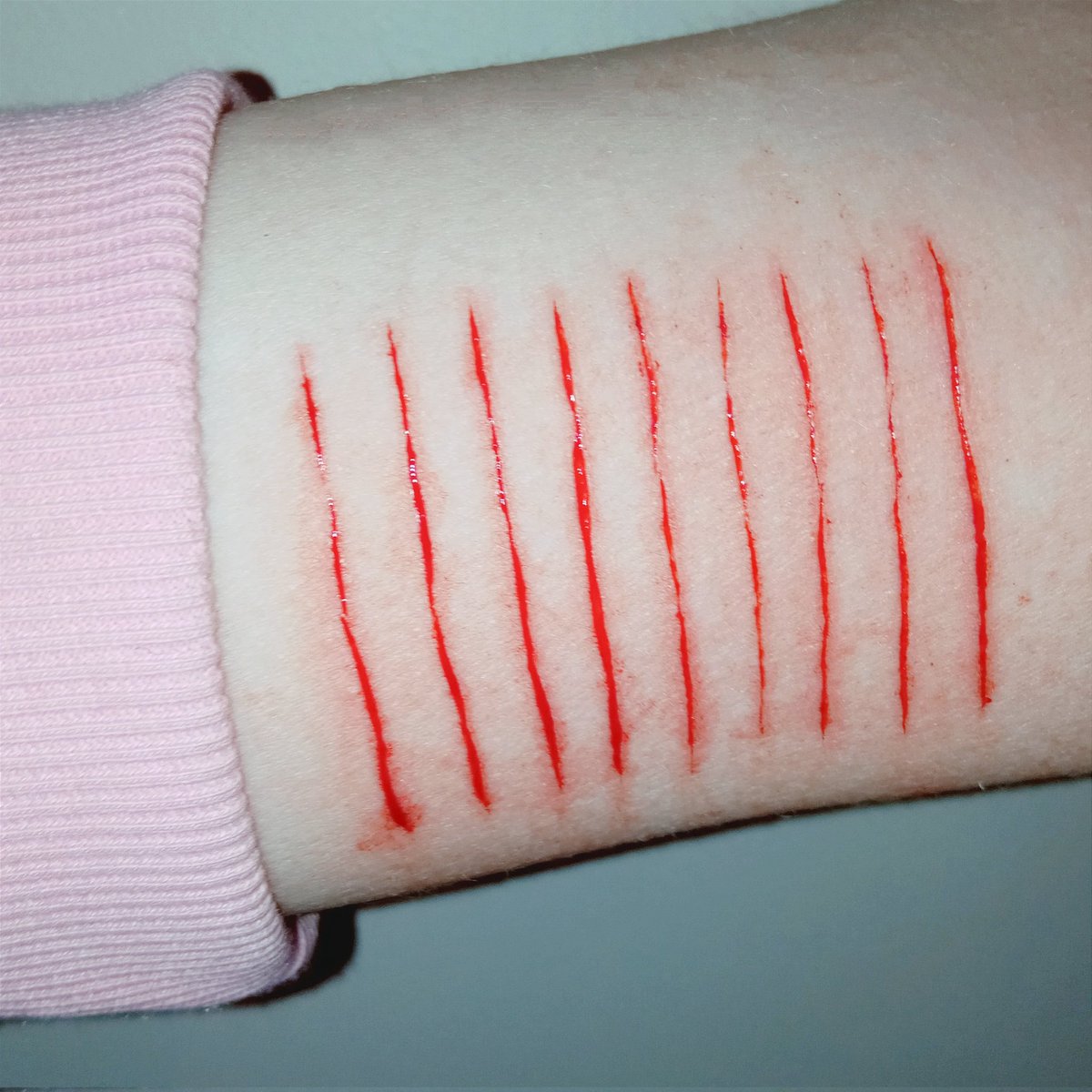 olivia !! shtwt 🩷🪽 (@suic_princess) on Twitter photo 