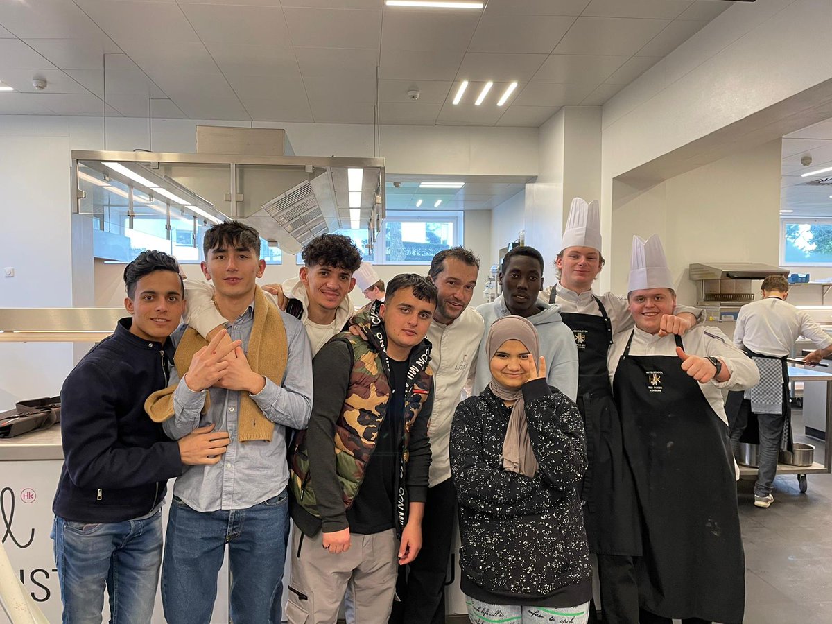 7 dagen tot Rabita #voedingverbindt 
Gerechten met een verhaal, verbonden door smaak. #dewereldopjebord #HKterduinen
#okantalentis #makebreadnotwar #labrigade #verbondendoorsmaak 
<a href="/FocusWTV/">Focus & WTV</a> <a href="/Radio2WVL/">radio2 in west-vlaanderen</a> <a href="/ozarkhenry/">ozark henry</a> <a href="/SvenOrnelis/">Sven Ornelis</a> <a href="/karrewietketnet/">Karrewiet</a> <a href="/vrtnws/">VRT NWS</a> <a href="/HLN_BE/">HLN.BE</a>