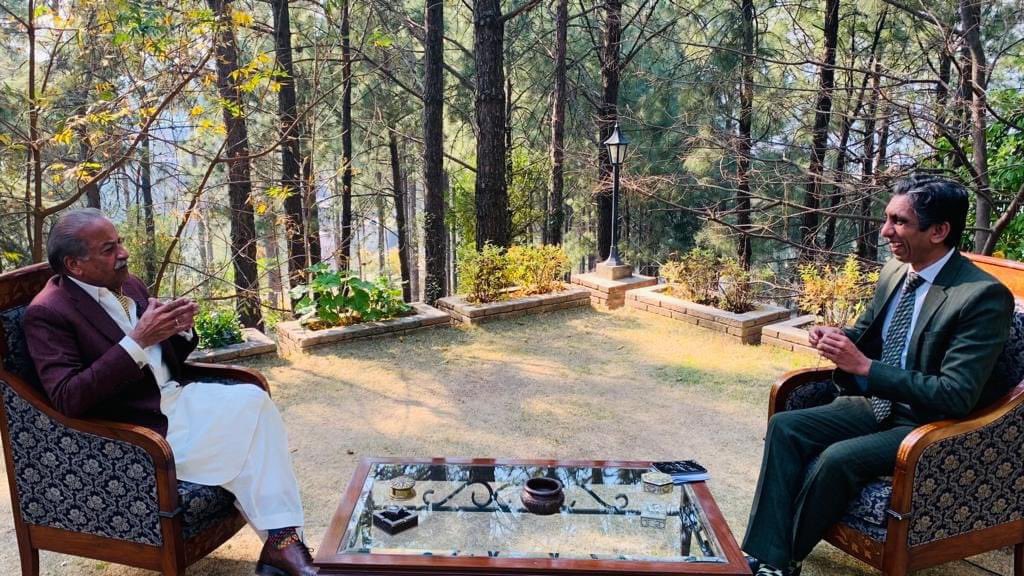 سینیئر صحافی, کالم نویس تجزیہ نگار اور مقبول ڈیجیٹل میڈیا پروگرام, ٹاک شاک , کے میزبان اعزاز سید کی ایبٹ آباد آمد اور خصوصی انٹرویو.

انٹرویو کل شام نشر کیا جائے گا <a href="/AzazSyed/">Azaz Syed</a>