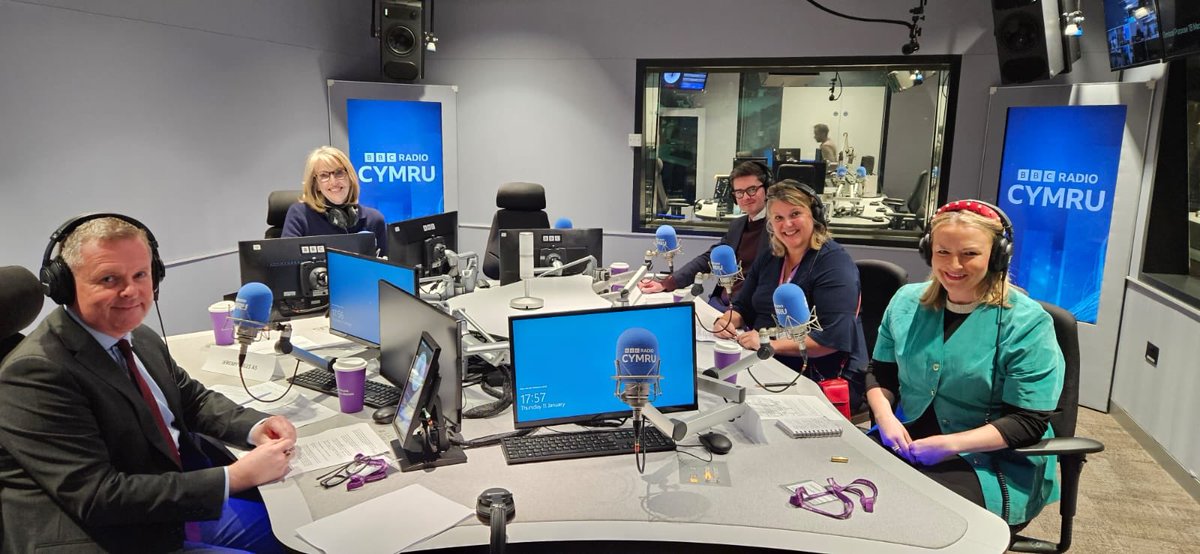 Bethan Rhys Roberts (@bethanrhys) on Twitter photo Diolch i banel #hawliholi am drafodaeth fywiog <a href="/BBCRadioCymru/">Radio Cymru</a> <a href="/BBCSounds/">BBC Sounds</a> Tomos Dafydd <a href="/Jeremy_Miles/">Jeremy Miles</a> <a href="/BethanDarwin/">Bethan Darwin</a> <a href="/bethanmsayed/">Bethan Sayed</a> Diolch i banel #hawliholi am drafodaeth fywiog <a href="/BBCRadioCymru/">Radio Cymru</a> <a href="/BBCSounds/">BBC Sounds</a> Tomos Dafydd <a href="/Jeremy_Miles/">Jeremy Miles</a> <a href="/BethanDarwin/">Bethan Darwin</a> <a href="/bethanmsayed/">Bethan Sayed</a>