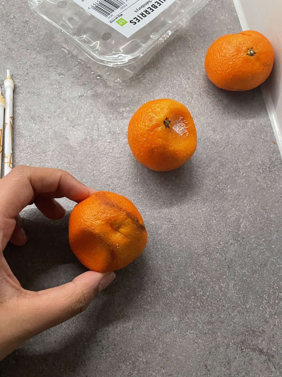 explicitlytun's tweet photo. @sainsburys hey i placed an online order and the oranges i ordered came mouldy and soft, i’ve got pictures here of a few but i threw the rest out. what can i do? https://t.co/rWyMcGlmow