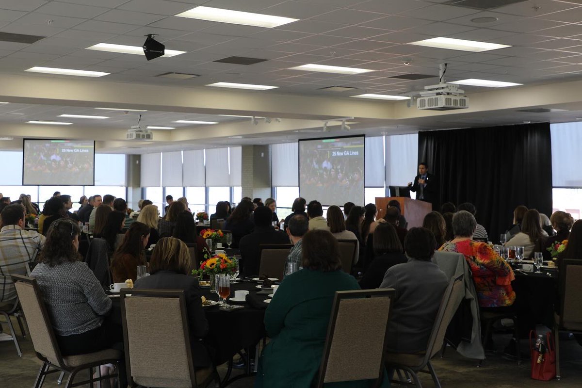 RobbinsCollege's tweet photo. Thank you to all of our Robbins College of Health and Human Sciences faculty and staff who attended the Spring 2024 Welcome Back Luncheon!
#RobbinsCollege #BU #BaylorUniversity #Welcomeback #SicEm #2024 #BaylorCSD #BaylorHHPR #BaylorHSD #BaylorPH #BaylorOT #BaylorPT https://t.co/bYf1rdbuhh