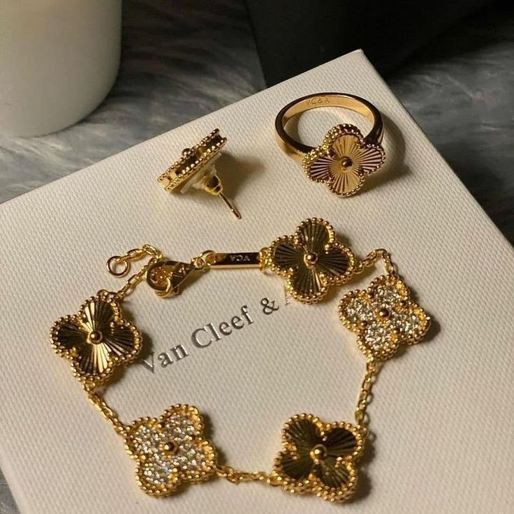 Outfit_Luxy's tweet photo. Van Cleef 👌 https://t.co/BYQndu2DeH