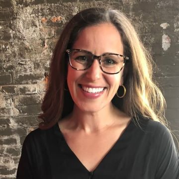 CDW_EdStrats's tweet photo. We're excited to share this inspiring article from @accprof featuring Taylor Amerman, Director of Social Impact at @CDWCorp, as she talks about the power of data and empathy in driving sustainable change. https://t.co/P7lqCIHmW0 https://t.co/pZYDKwFl8l