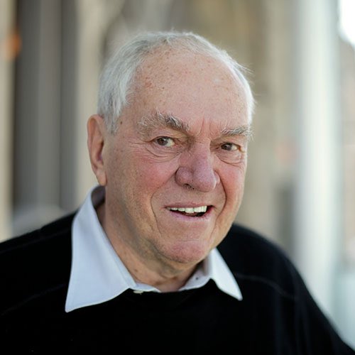 My sincere condolences to Ed Broadbent’s family and many friends. Manitoba joins in mourning this beacon of integrity and champion of justice. 1/2