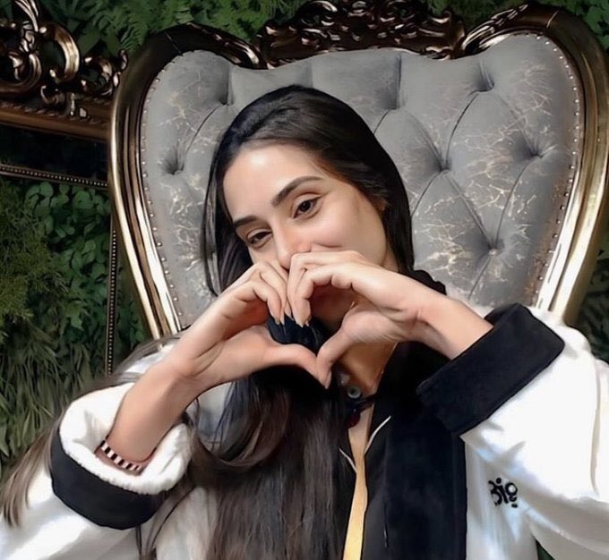 FOLLOW TRICK/SPREE • Adm’s ❤️ vocês!  

• Dê RT e FAV nesse tweet.
• Comente uma 🐞e faça um pedido! 
• Siga todos que curtirem seu comentário.
• Vamos atender alguns pedidos! 

(Reprodução: Globoplay)
#TeamAnny #BBB24