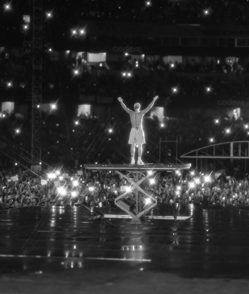 0hmybieberr's tweet photo. getting ready                    to make history https://t.co/3OwXdHEH4M